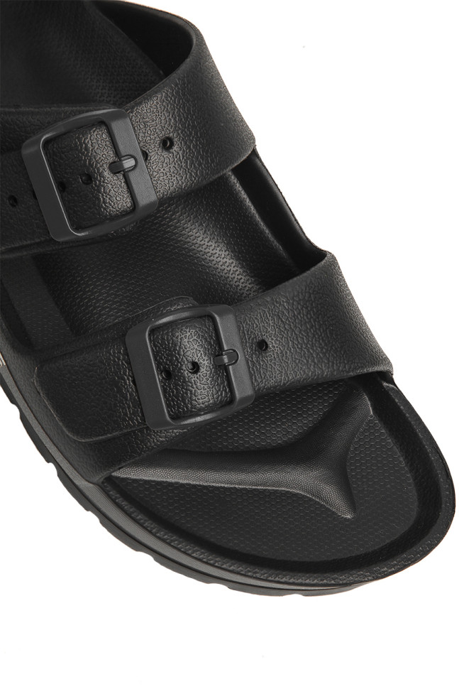 Мужские тапки BUCKLE